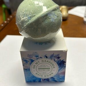 Jewelscent‎ oh my gardenia bath bomb